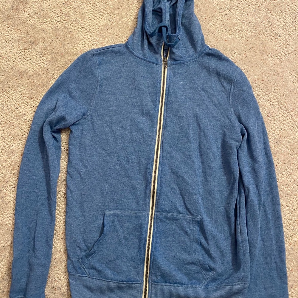 EXCELLENT DEAL 3 FOR 1 HOODIES